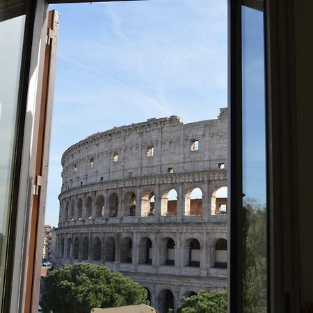 Апартаменты Jacuzzi In Front Of The Colosseum Рим Экстерьер фото